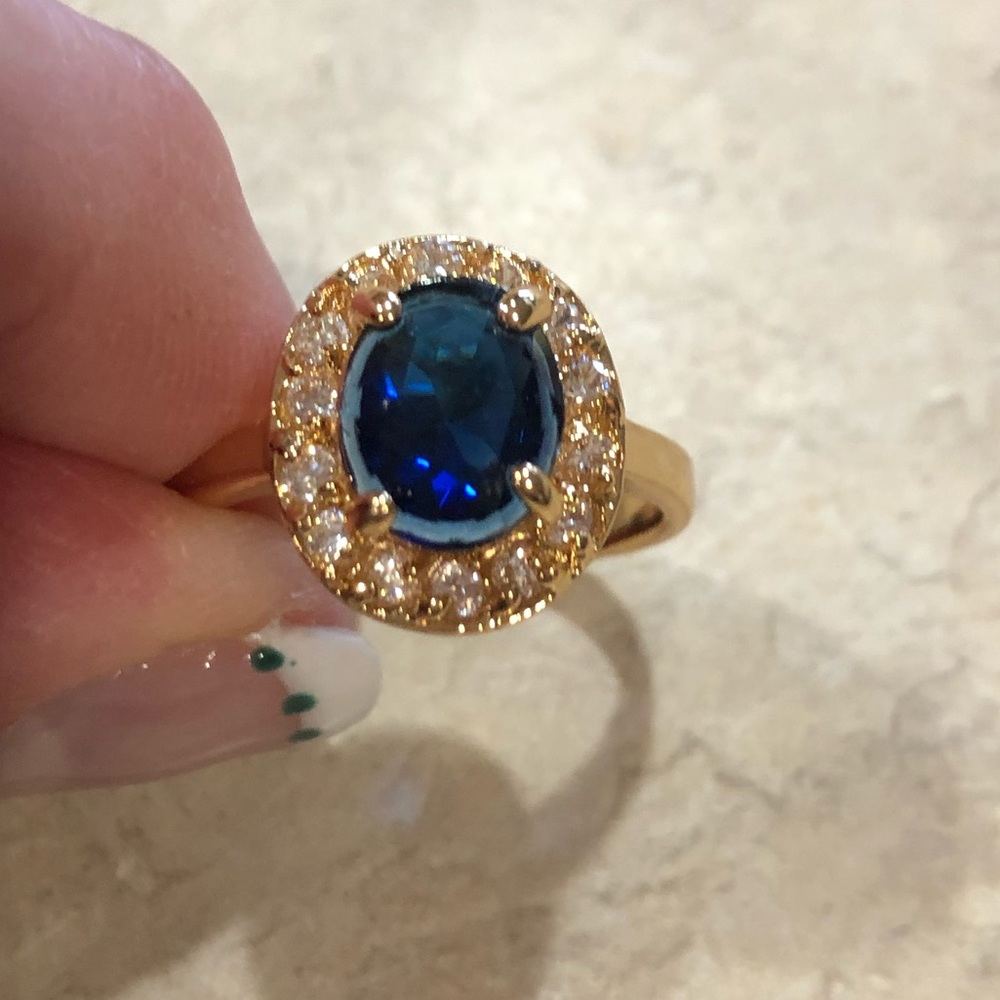 Pretty Sapphire Ring